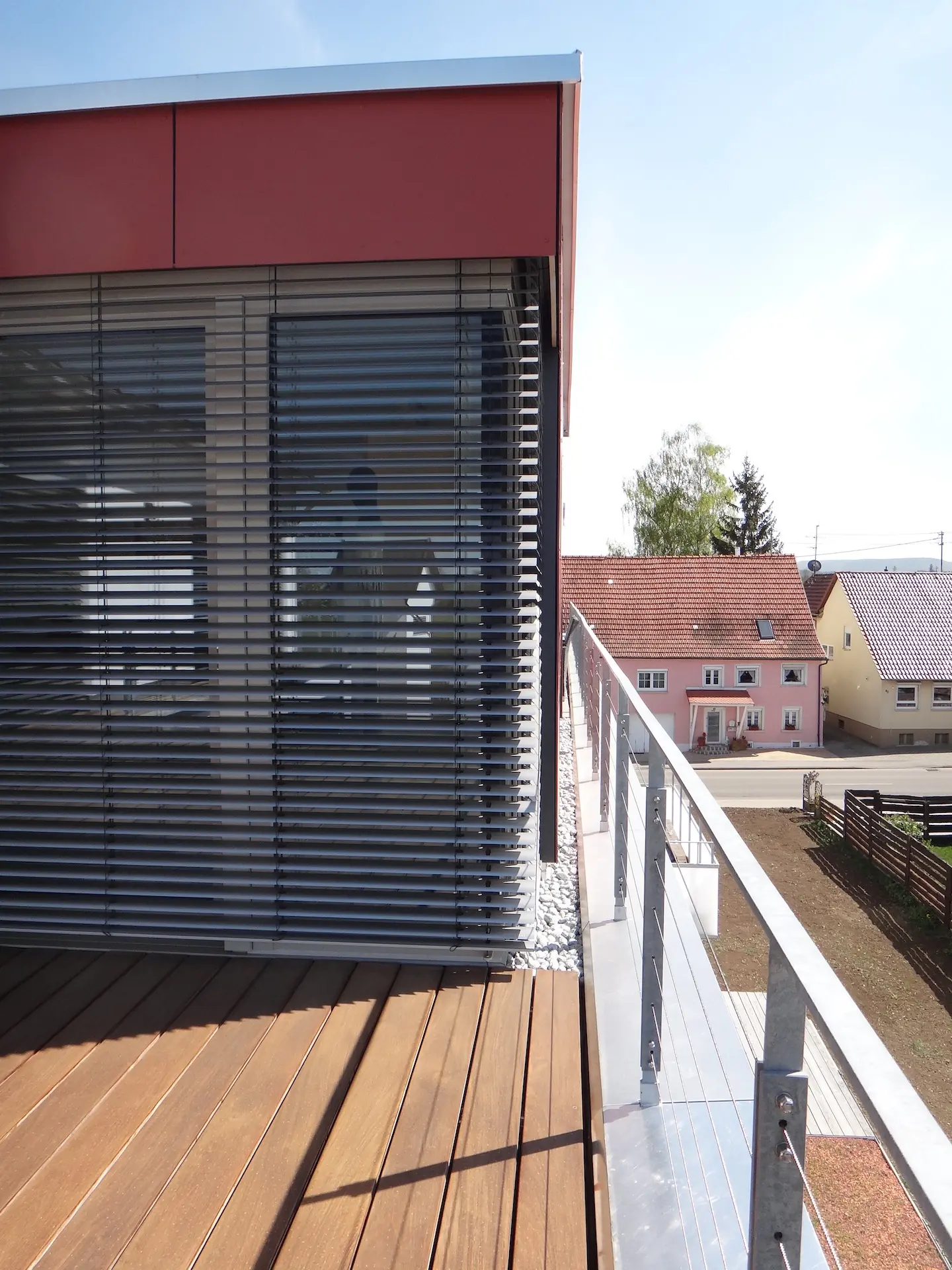 Fassade mit Raffstore, Detail